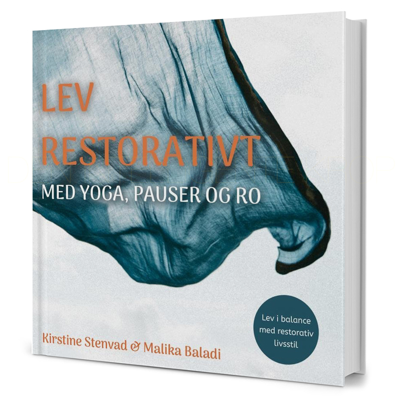 Lev Restorativt Med Yoga Pauser Og Ro
