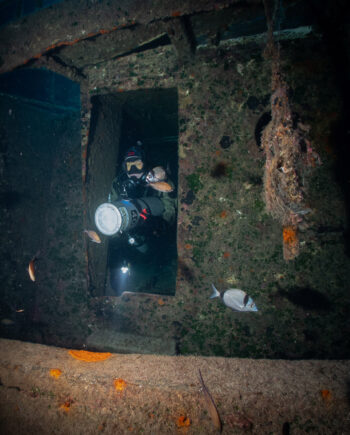 Padi Darkzone Wreck Penetration